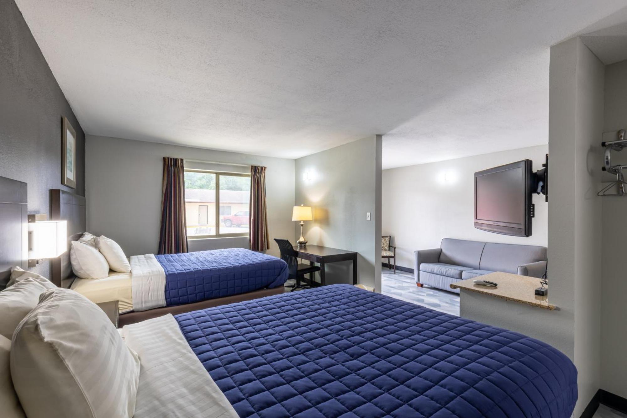 Freer Executive Inn And Studios Exterior photo